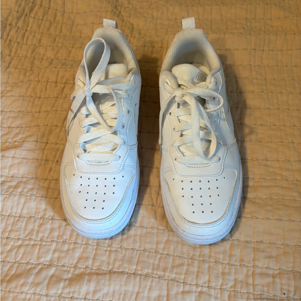 Nike Kids White Low Court Borough
